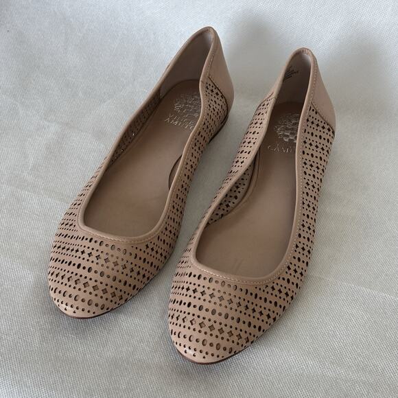 Vince Camuto Slip On Flats Sz 9M breathable cutout detail Taupe - Picture 6 of 14